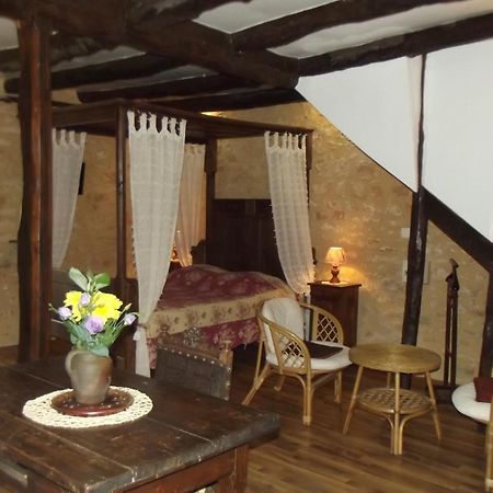 Gites Des 3 Vallees Salignac Eyvigues Exterior foto